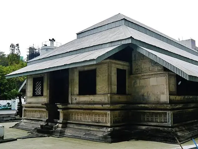 Malé heritage with local historian